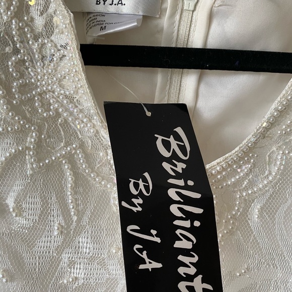 Brilliante By JA White Dressy Blouse Size M - Picture 2 of 6